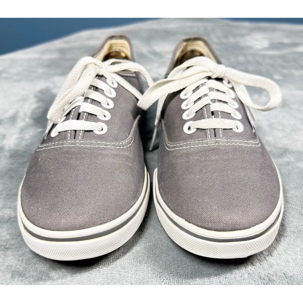Vans title authentic